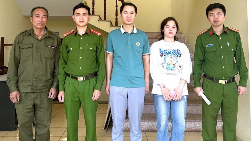 Nhận gần 1 tỷ đồng chuyển nhầm, người đàn ông Ninh Bình nhờ công an trả lại